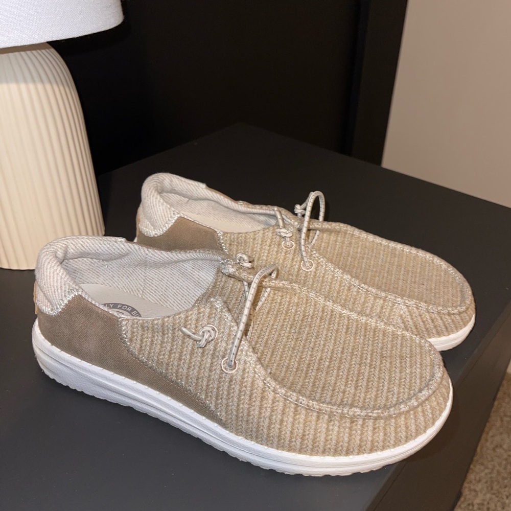 Buckle Exclusive Wendy Hey Dude Shoes